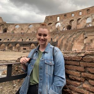 Meet your Posher, Michaela